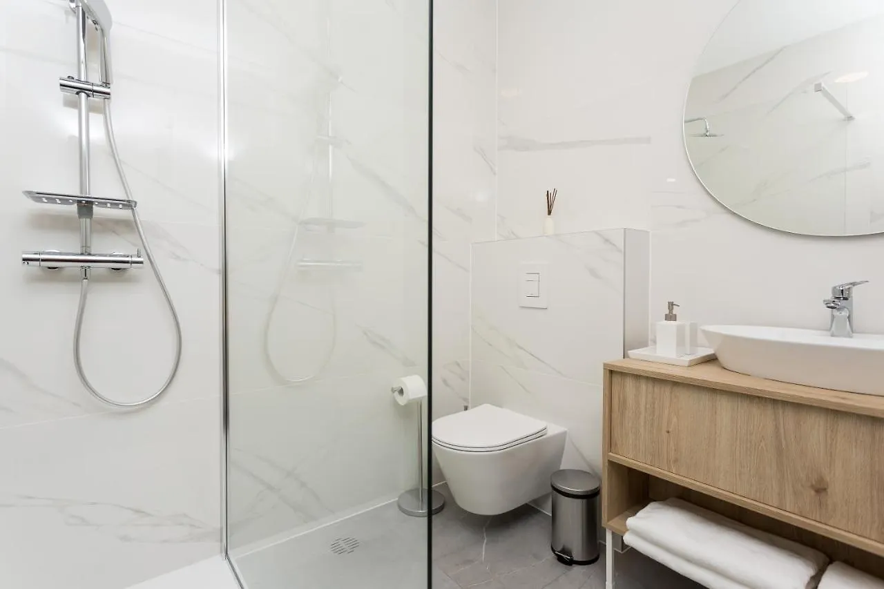 Top Floor Luxury Rooms Split Apartment